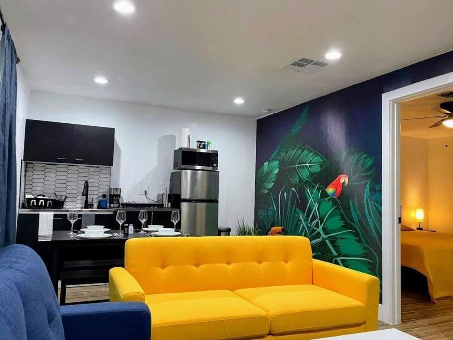 Phoenix Retreat - 1 Bedroom King Suite With 2 Smart Tvs - 10 Min From Airp - Unit B 外观 照片